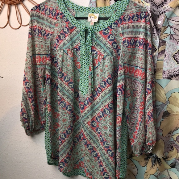 Fig and Flower Floral and Geometric Print Women's Top Bundle - Picture 2 of 4